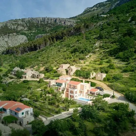 8910 Comfortable Makarska