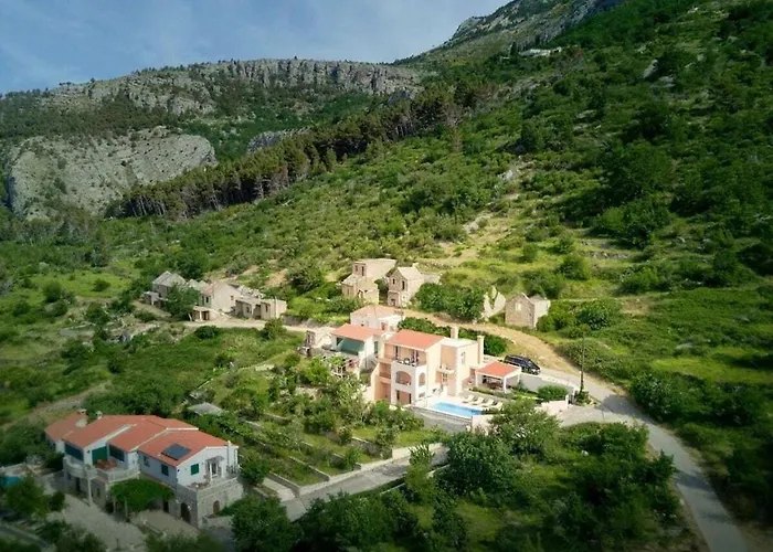 8910 Comfortable Makarska